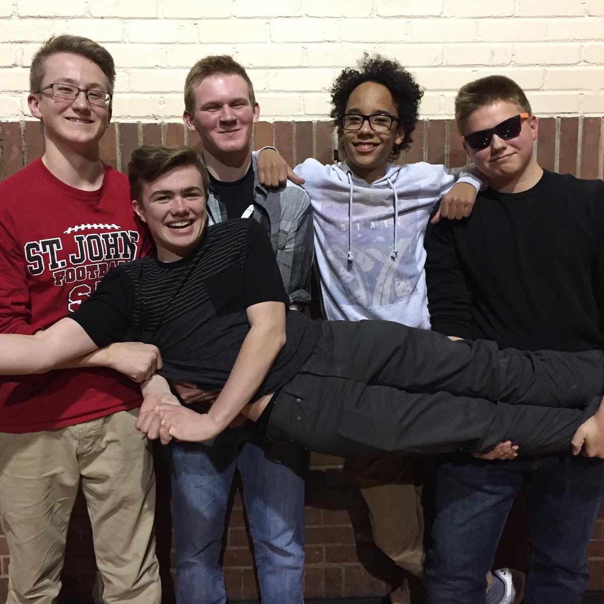 MusicBoxPete's tweet photo. On today's brand new cast, we welcome Minnesota based alt-rock outfit Distant Edge. Hear from the Twin Cities finest and find out about their sound later today at 5! https://t.co/P0hBTv0qiI