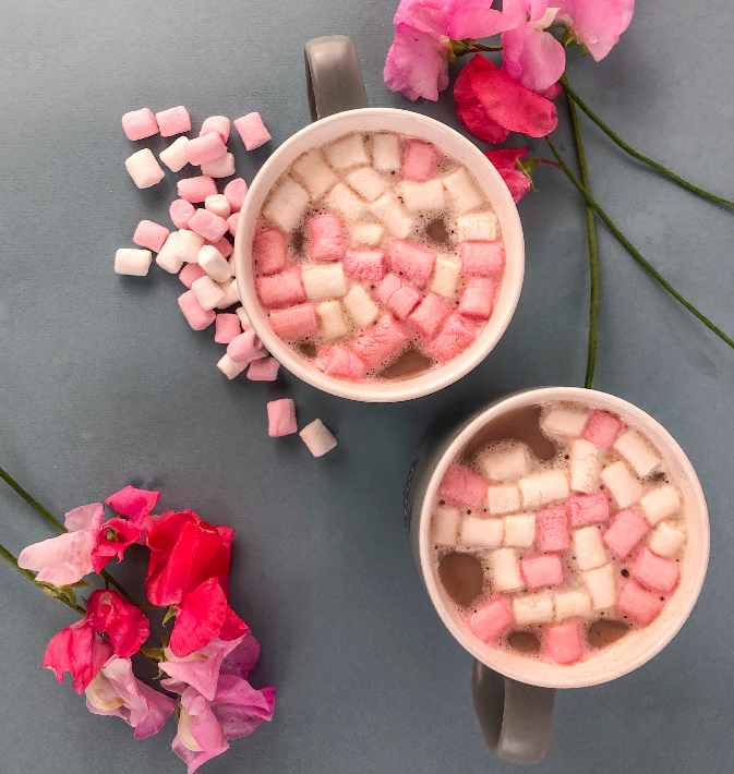MilesTeaCoffee's tweet photo. Do you top your Heavenly Hot Chocolate with marshmallows?
https://t.co/EiiHRGdXiX
#MomentswithMiles #MilesHotChocolate #MilesChocolate #HotChocolate #Chocolate #Cocoa #Marshmallow #MindfulMonday #MondayFunday https://t.co/v8LPKzI7Rc