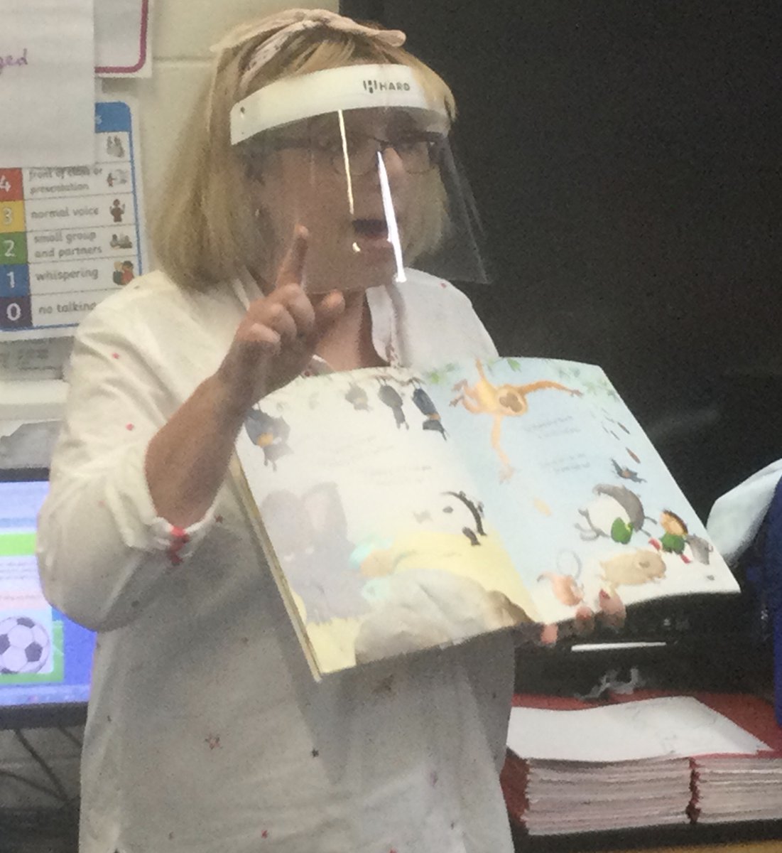 gates_owls's tweet photo. This afternoon, Owls Class enjoyed a visit from Ann @BoltonLMS . She explained why she loves her job by sharing artefacts #Trexclaw #Spartanhelmet and sharing a very funny story with us by @SteveRT1 #poointhezoo #TheGatesAspirationsWeek https://t.co/prRVbum4sM