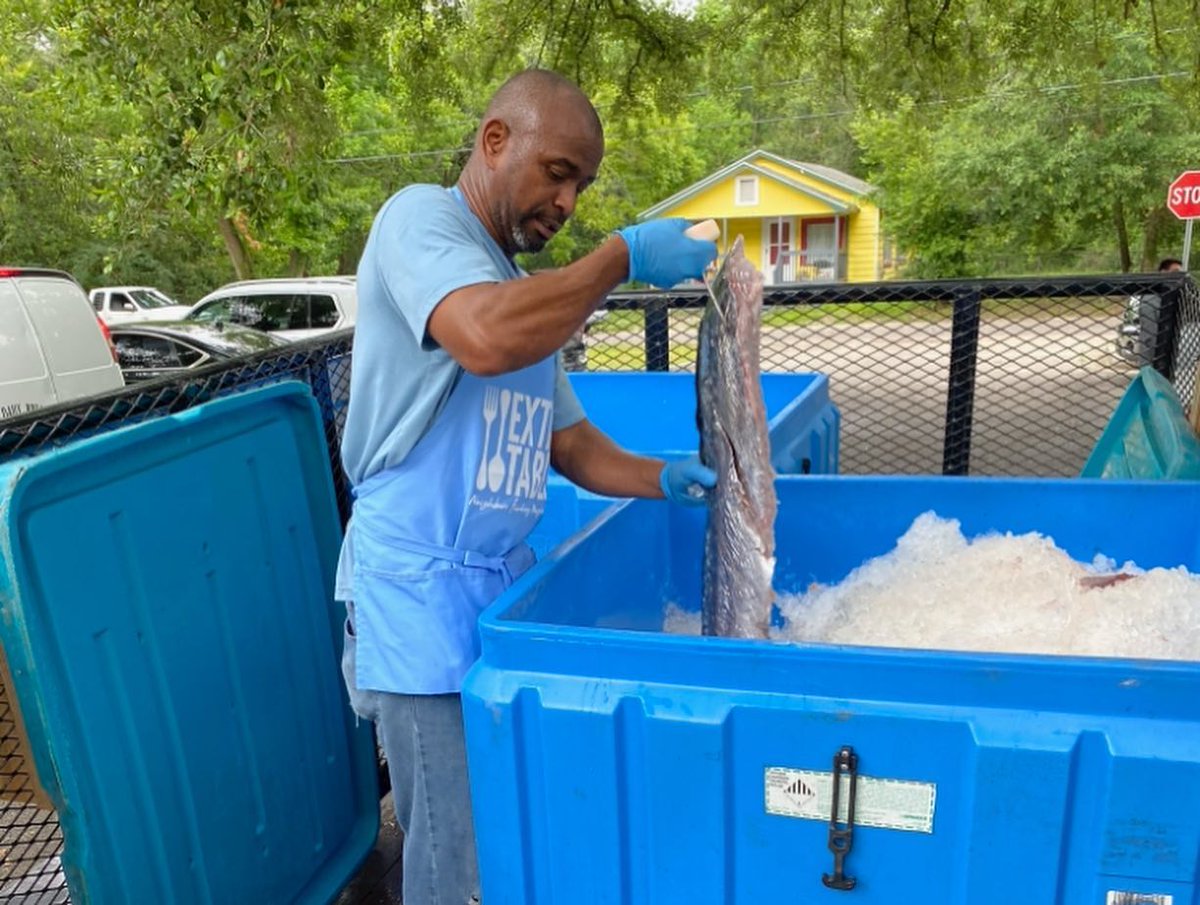 MSCFUnited's tweet photo. Diverse Mississippi Gulf Coast communities, organizations unite for Operation Holy Mackerel to "Catch Together", distribute fresh fish to local food banks and hungry families! #ExtraTable #freshfish #seafood
WATCH:
https://t.co/PMj1zYtT0w https://t.co/LRECWFLrU8