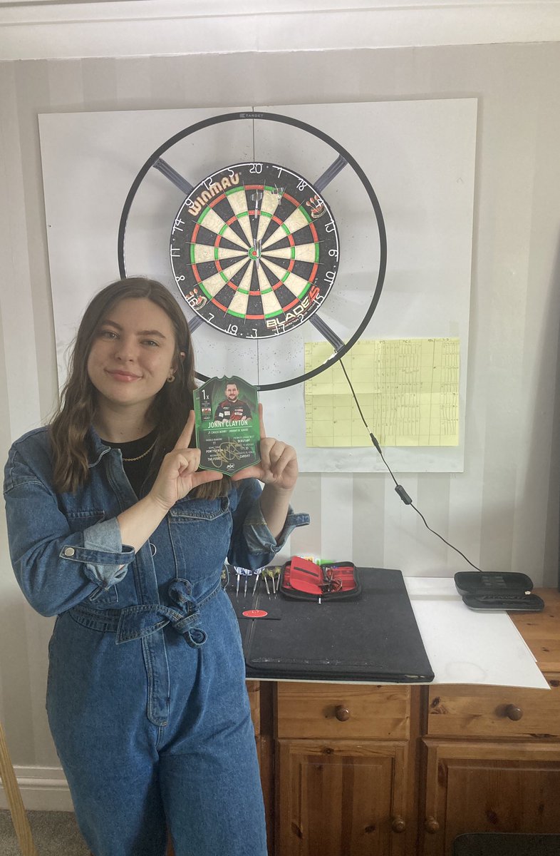 amy_mcfly's tweet image. Thank you @JonnyClay9 for my signed ultimate darts card! Even better since we were there to see you win the premier league! 🤗🏴󠁧󠁢󠁷󠁬󠁳󠁿 (need an updated PL card now that says you’re the winner!) 🏆#GoJonnyGo #WeLoveTheFerret