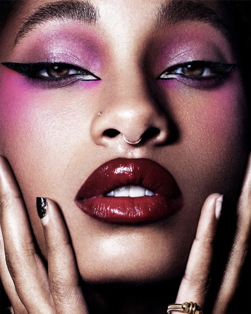 MIUCCIANGEL's tweet photo. willow smith for v magazine, makeup by raoúl alejandre https://t.co/kFQnp06Af8