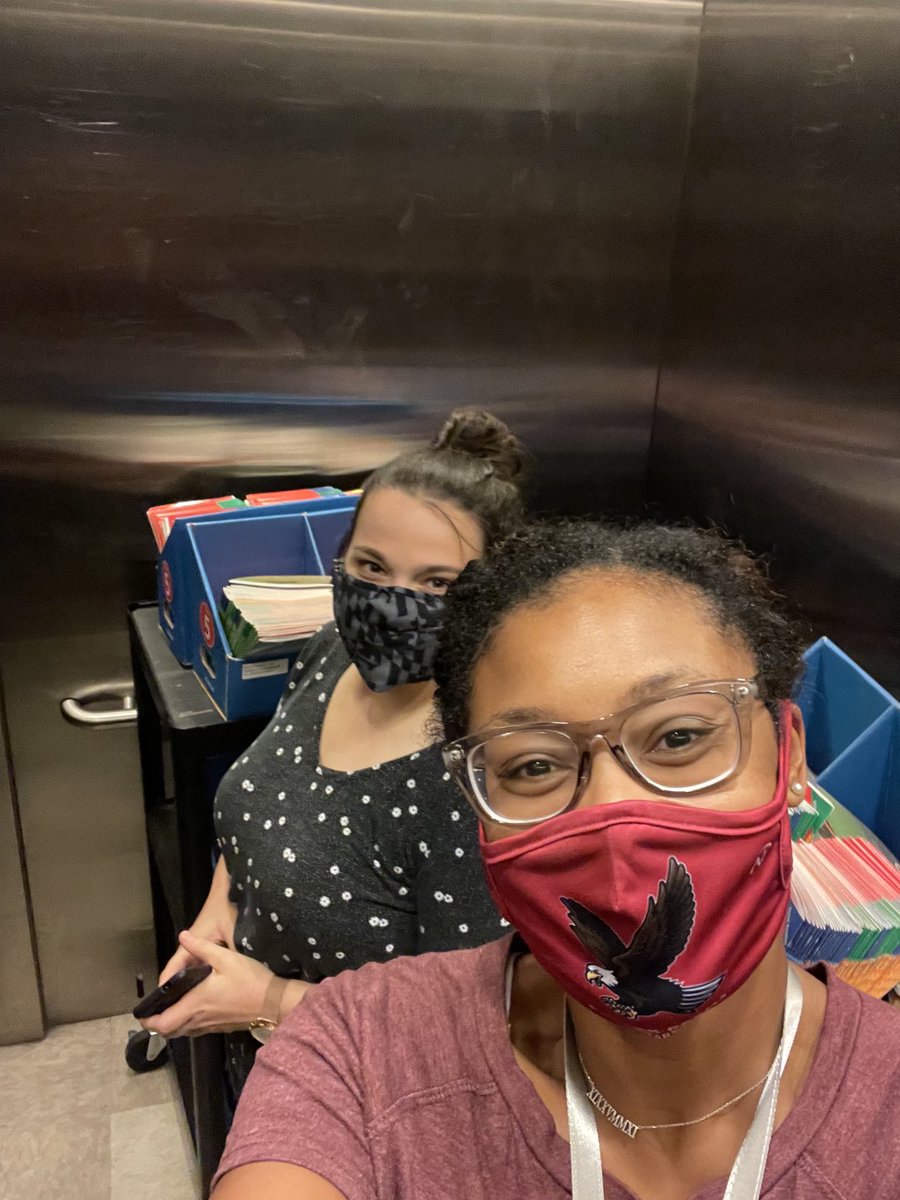 Thank you so much ⁦<a href="/MsKolski/">Stephanie Varner</a>⁩ for helping out with textbooks today! It was so good to see you again ❤️