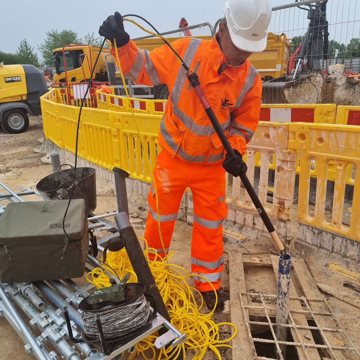 This week's mood. Same job, just a different day. 
.
.
#primely #primelyltd #eod #eoc #physicsfun #physicapplied #bombman #hs2 #unexplodedordnance #uxo #london #cityoflondon #fieldworks #mondaymindset #construction #mondaymotivation