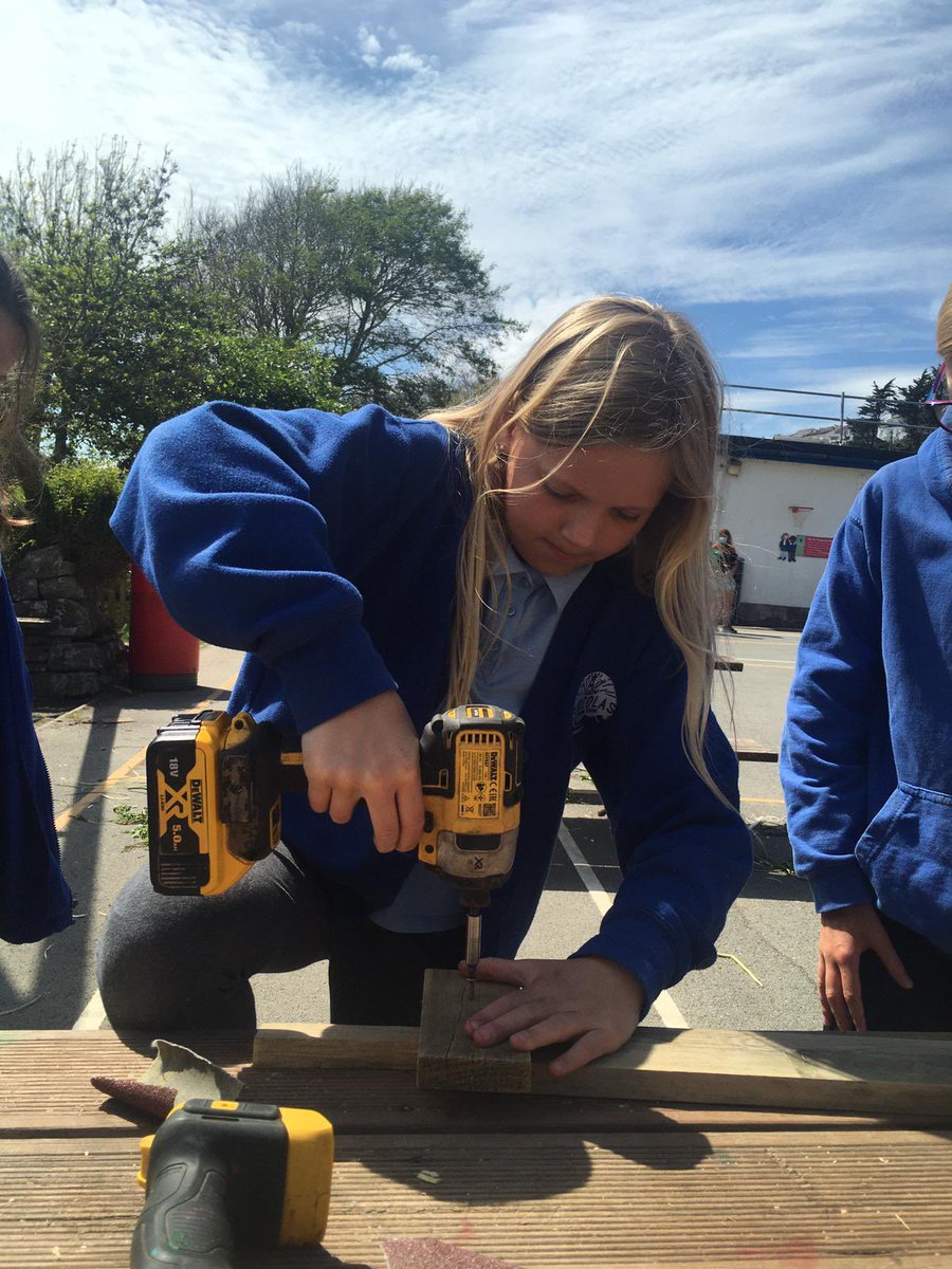stnicsadventure's tweet photo. #Trust We WILL get our garden fixed! At St Nicolas, we manage our own risks and use tools to get the job done. #outdoorindependence #wherelearningbecomesanadventure #BringTools! https://t.co/BOGeMkEVUa
