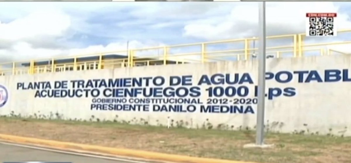 DeyaniraGomezH's tweet photo. Pero, ¡díganme que esto no es verdad!

Es decir, presidente #Abinader: usted hace honor al refrán “A falta de pan, casabe”. O sea, ya que su Gobierno no ha construido ni un badén, ahora quieren quitarle los créditos a mi Presidente #Medina.  Pero, ¿cómo es posible? ¡Abusadores!🥵 https://t.co/CBou8dMHTT