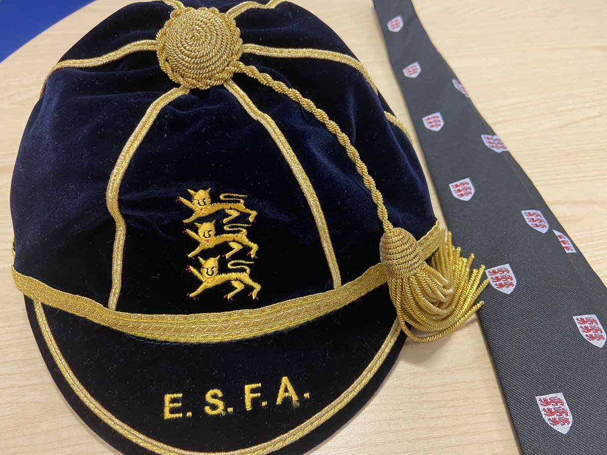 lodgeparkacad's tweet image. Our Year 11 SUPERSTAR Aimee Flood brought her ENGLAND CAP into school today. Yes that’s right, her ENGLAND CAP! Aimee played in the England Under 15s School Girls’ team at the weekend. #superstar #LPAspirit 👏👏👏👏👏👏👏👏👏👏 @DRETsport @DRETnews