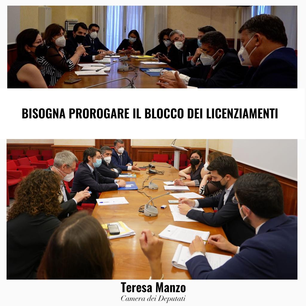 Insieme ai colleghi del @Mov5Stelle #CommissioneBilancio e #CommissioneLavoro, oggi abbiamo incontrato @cgilnazionale, @CislNazionale e @UILofficial per affrontare la questione relativa al #bloccodeilicenziamenti e alla proroga della #cassantegrazione. 👉 https://t.co/TLLfExYyJo https://t.co/hI15C251Jn