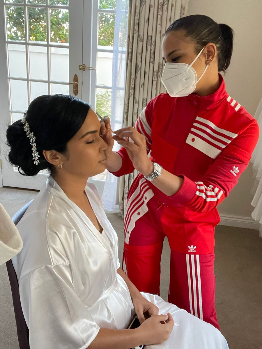 YasminaEffendi's tweet photo. Tell your friends Iโm back in action here in Cape Town #inmyfreetime dm for rate card #makeupartist https://t.co/qnHkv9kDTp