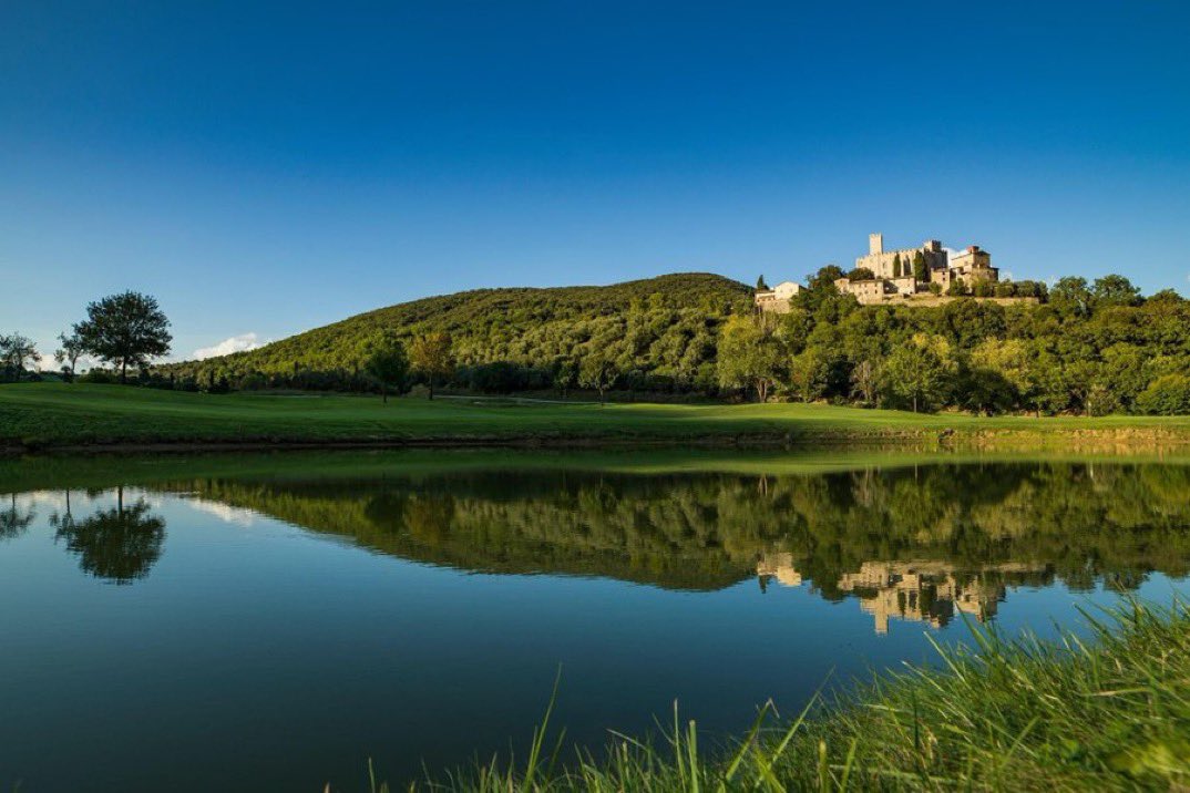 egtgolftours's tweet photo. A perfect harmony of pristine landscapes, green meadows and sweet hills. The combination of landscape, delicate and peaceful, and magnificent shades of light make Umbria a truly extraordinary destination.

#Antognolla  #golf #LikeItaly  #mondaythoughts  @italia_USA_MEX https://t.co/qs3Zw3a5Q4