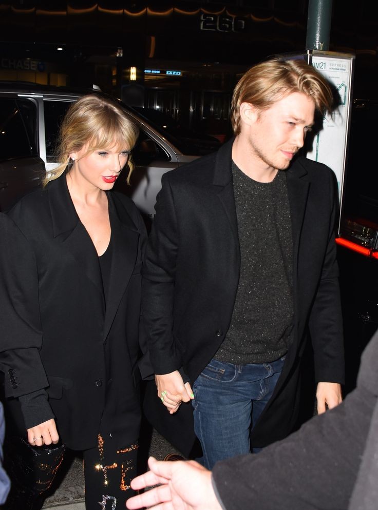 Steph_swift_13's tweet photo. Moments and pictures of Taylor Swift with her lover Joe alwyn with lyrics from songs Taylor wrote about him as a thread; https://t.co/MB0T1IM7UA