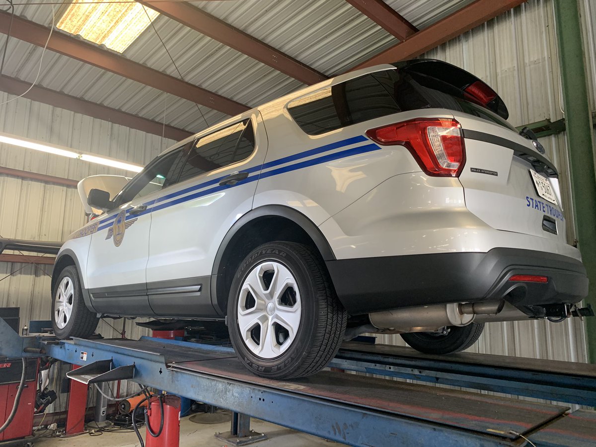 ☀️Low tire pressure + Summer heat = Increased roadway friction and leads to tire blowouts...Make sure your tires are adequately inflated during the summer heat. ☀️