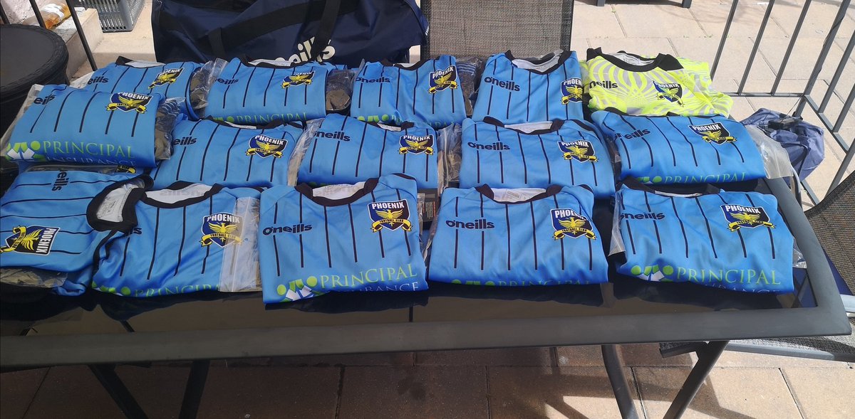 bscpensioner's tweet photo. Honestly it's like Xmas Eve in my house tonight. Tomorrow we finally can play a proper competive game of ball a in house game against @PhoenixFCDublin U14 Sunday team can't wait 💙🖤💙🖤
#PhoenixFc
#PFC
#UpTheNix
#Scribblestown
#Msp
#PrideOfD7
#WeAreTheNix
#KillerBaby🐝🐝🐝 https://t.co/7irdpDWRuu