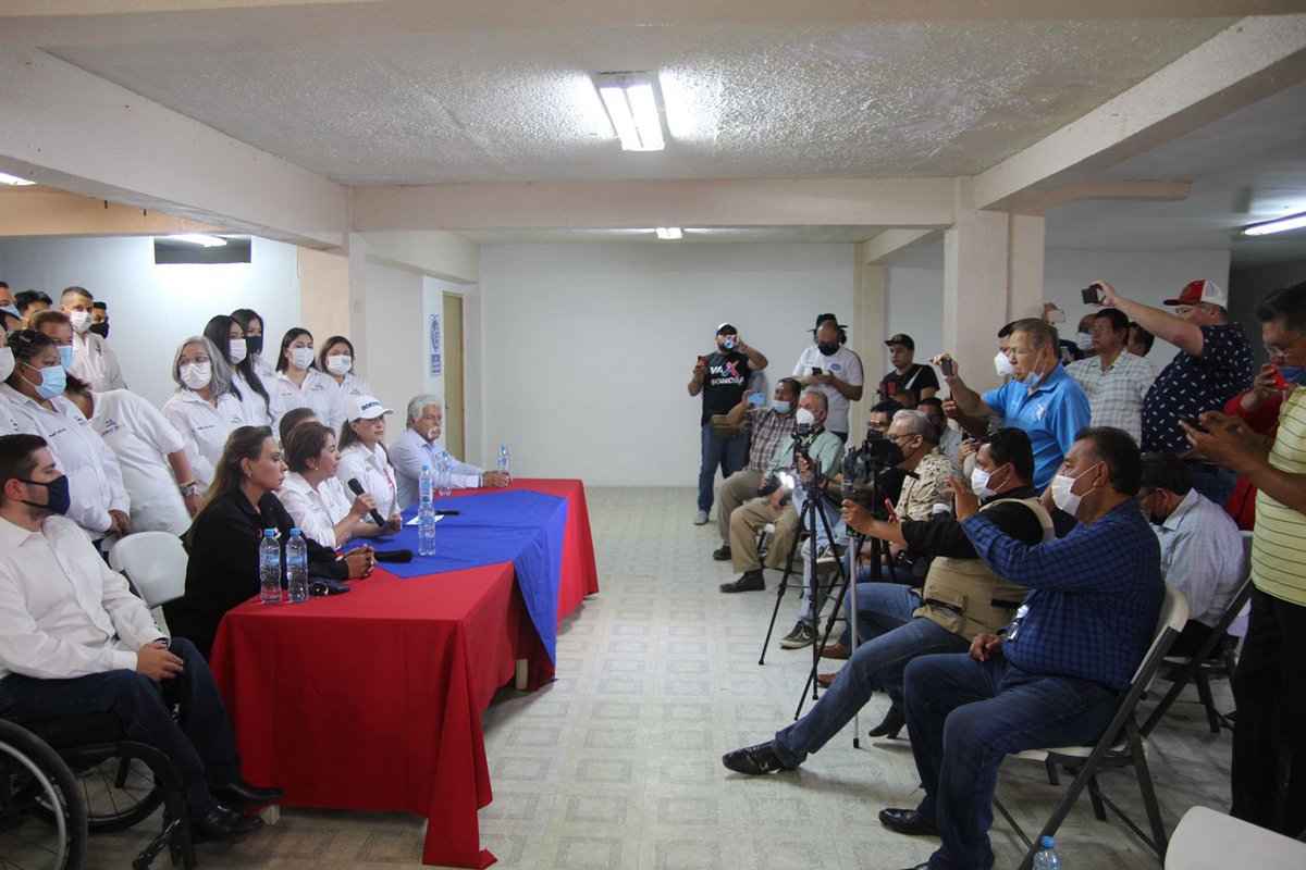 Hoy conmemoramos en México el Día de la Libertad de Expresión. Todo mi respeto y reconocimiento a quienes ejercen esta profesión con amor y pasión.  #DíaDeLaLibertadDeExpresión 🙋🏻‍♀️📸🎥🎙📺💻