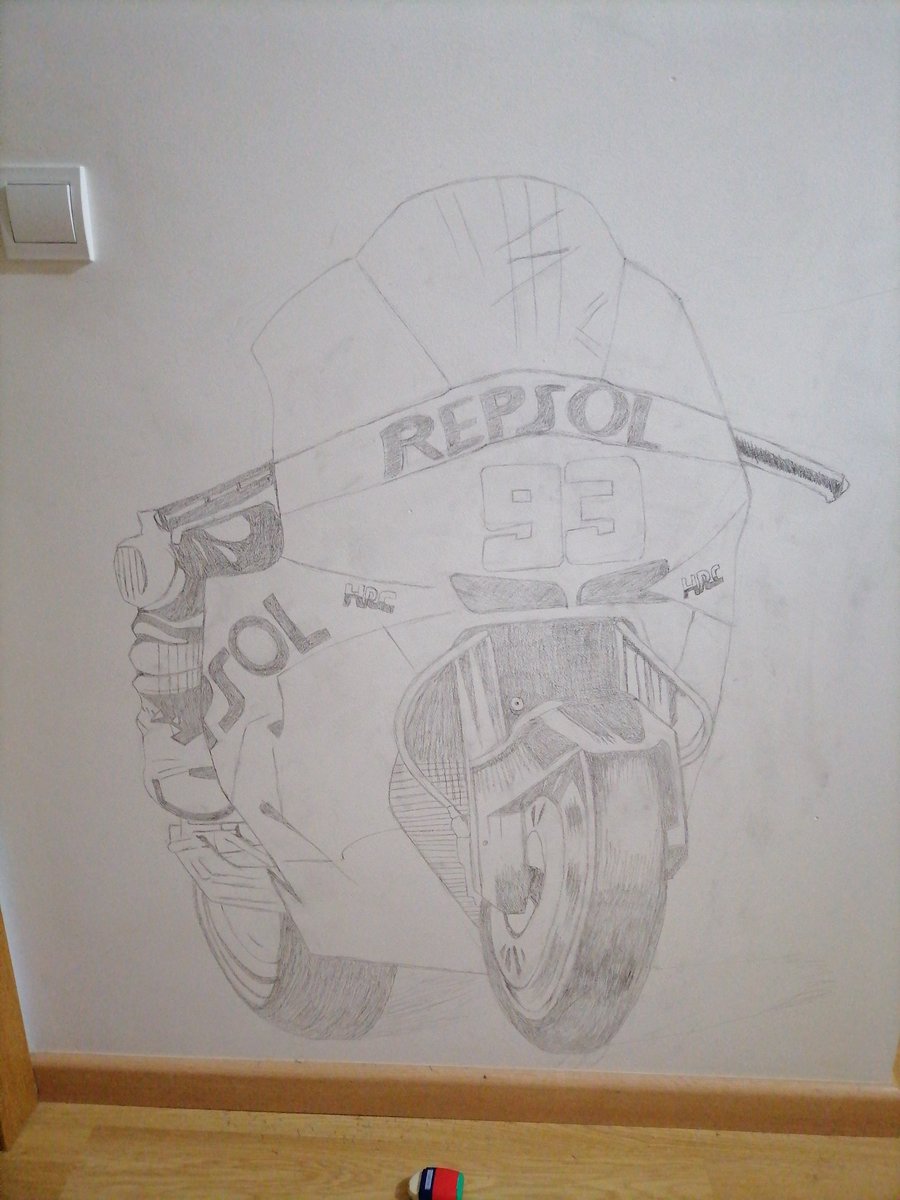 VctorNavarroPa2's tweet photo. Hola @marcmarquez93 , llevo dos días dibujándote en una de tus victorias en mi habitación porque mi novia se ha empeñado en despertarse contigo cada mañana... Espero que estas cosas te den más ánimo y fuerza para el resto de temporada. Aunque ayer demostraste que ya estás cerca!! https://t.co/oGmZU29U5D