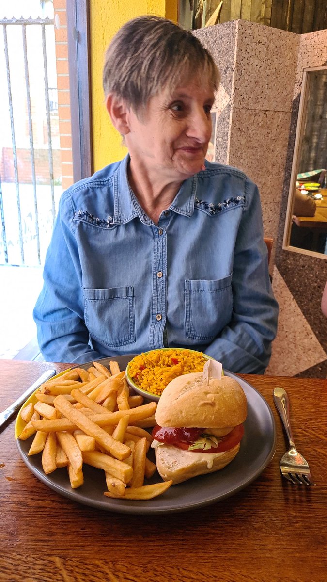 dorkster720's tweet photo. @NandosUK Thankyou very much here is her meal https://t.co/CwbAkKQin1