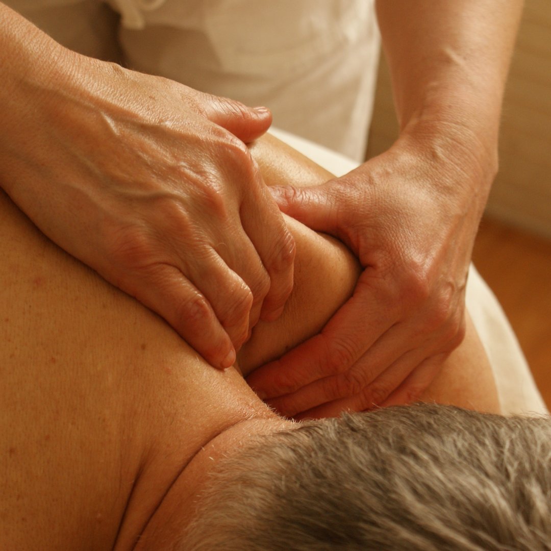 Need some #FathersDayGiftIdeas? The Men's Getaway Package is the ultimate combination for Dad! This package includes:
⭐ 30 Minute Body Scrub
⭐ 60 Minute Muscle Meltdown Massage
⭐ 75 Minute Classic Men's Facial
Book a Father's Day appointment today! bit.ly/ODSDAD21