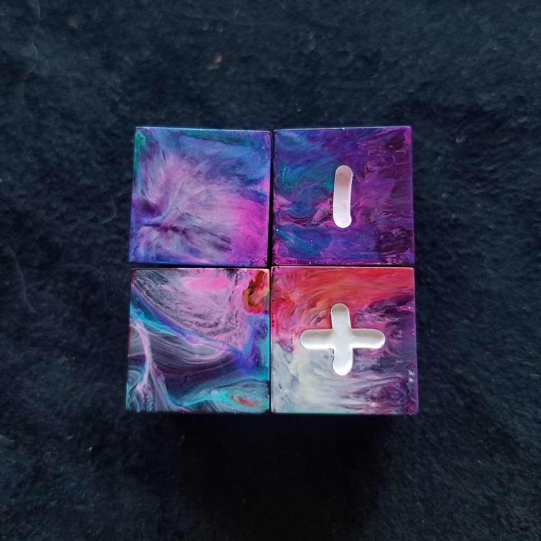 alchemist_attic's tweet photo. I originally got the stuff to make fate/fudge dice because a friend was looking for some. I'm glad I've gotten much more use out of them! (This set is still available in my shop, btw.) #handmadedice #fatedice #fudgedice #resin #resinart #dirtypour #tabletopgames https://t.co/TpsfuAY09z