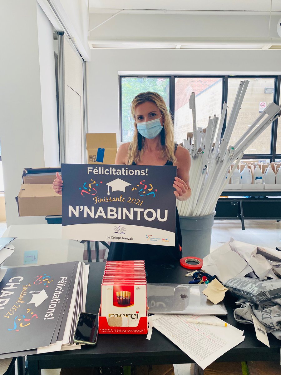 En pleine préparation...#finissantscf2021 Venez chercher vos boîtes surprises ce mercredi entre 9h et 12h! @csviamonde #cf