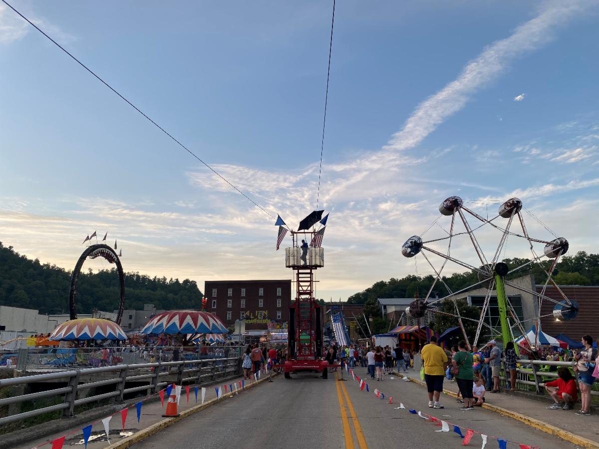 BybEvent's tweet image. Ziplining right into summer... CALL US today to have BYB Event Services bring our mobile zipline to your festival or fair! #BYBEventservices #MobileZipline