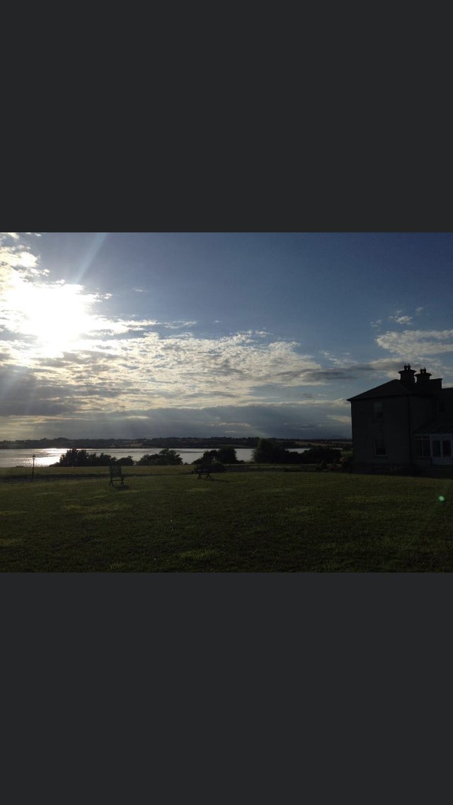 ElaineARoche's tweet image. Wishing you all a lovely evening from the river #Wexford #slaney #BankHolidayMonday #home #housebythesea
