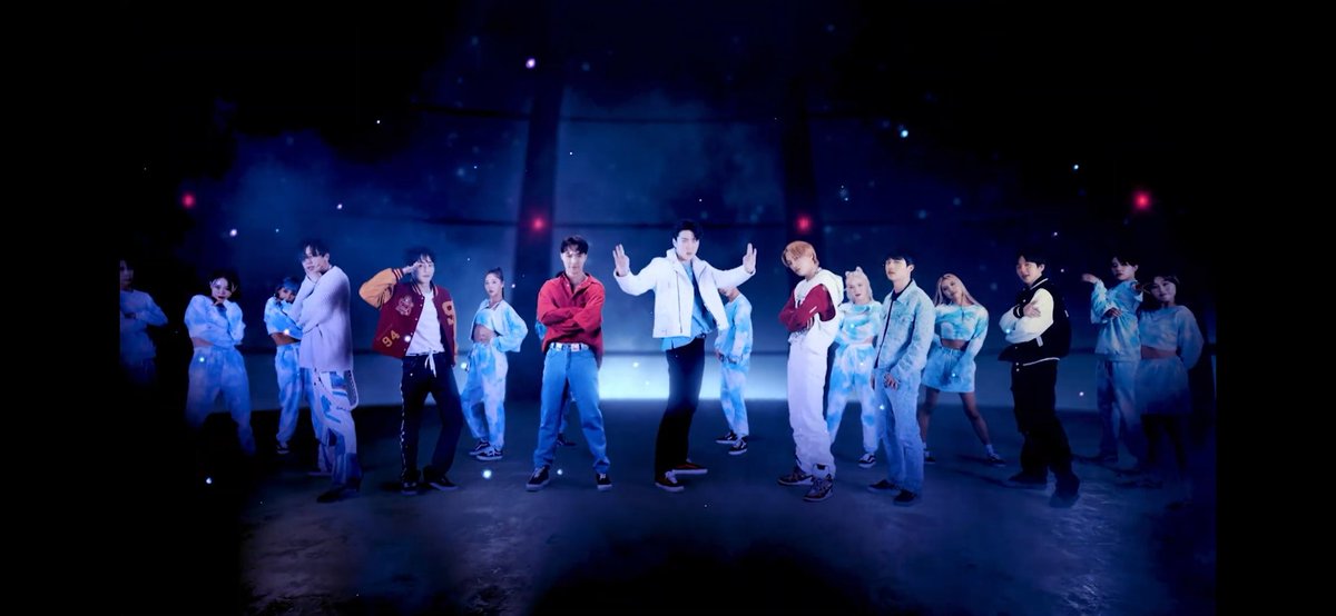 aliishungry's tweet photo. Lay tuvo líneas y estuvo en el mv, procedo a [cry]
#ToEXOPLANETAndBeyond
#DONT_FIGHT_THE_FELLING 
#weareoneEXO @weareoneEXO
#엑소 #EXO #Exol #WithEXo https://t.co/OT7tuteMsv