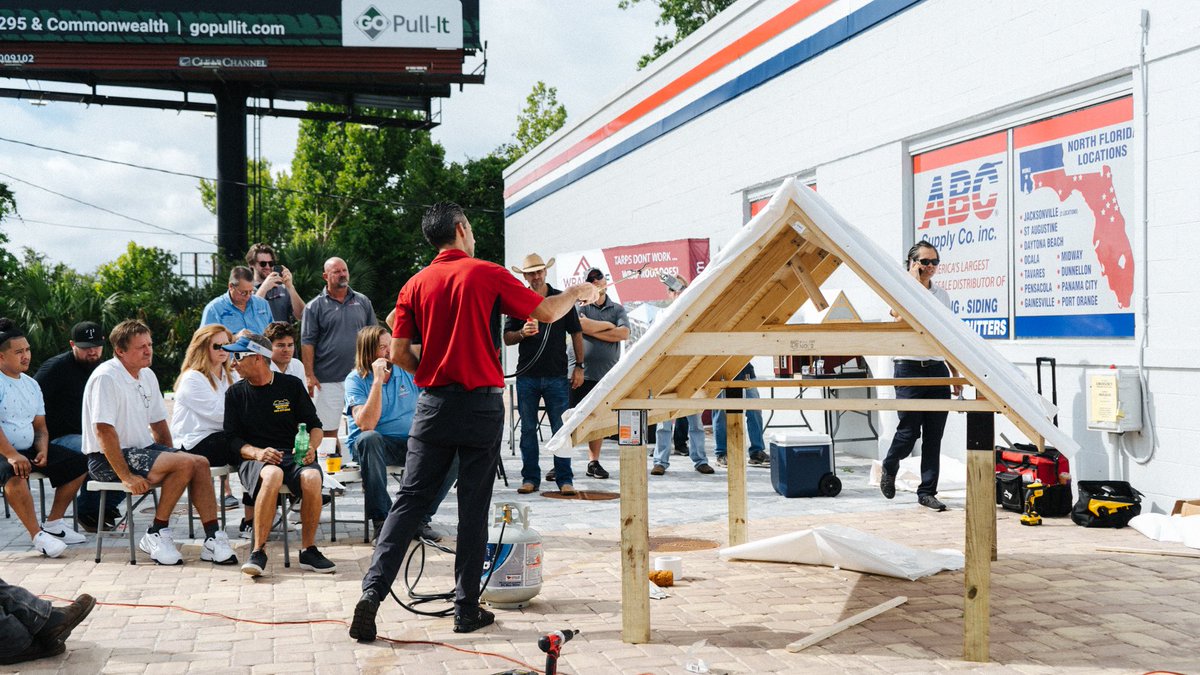 WrapRoof's tweet photo. Last week we demonstrated how to install the Shur-Gard Roof Wrap to ABC Supply contractors in Panama City, Pensacola, and Jacksonville looking to find the most effective temporary roofing solution for the upcoming hurricane season.
#WrapRoof #HurricaneSeason https://t.co/O9caJPkptK