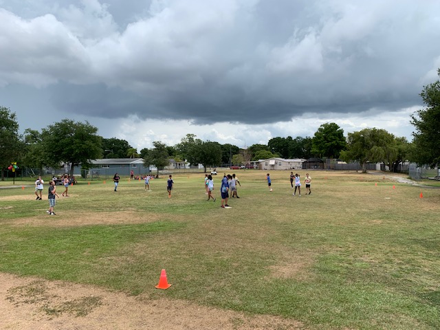 tikizstpete's tweet photo. Thanks to Skyview Elementary for having @tikizstpete out to celebrate 5th Grade graduation/kick ball game!! https://t.co/MgWkersLck