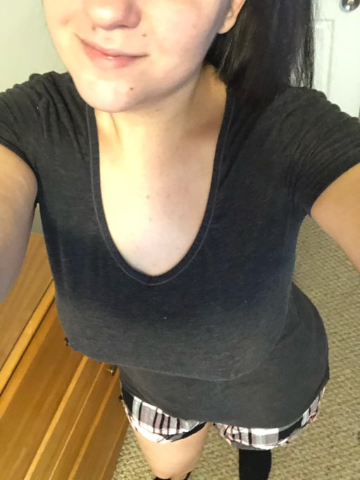 I&rsquo;ve always hated bra&rsquo;s 😎 https://t.co/gle2Wxtvhq<a href="/tag/booty"class="tags"><span>#booty</span></a><a href="/tag/twerk"class="tags"><span>#twerk</span></a><a href="/tag/bootyclap"class="tags"><span>#bootyclap</span></a>