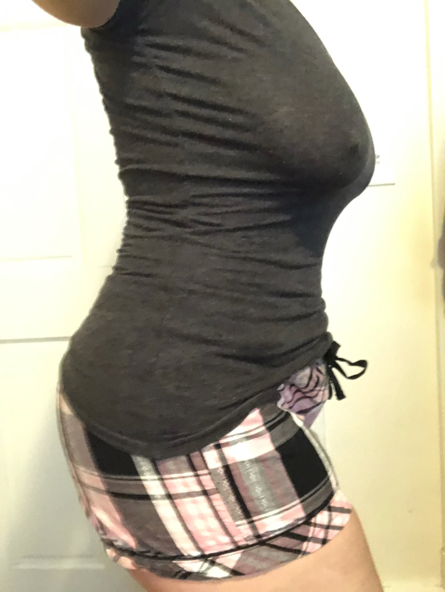 2 pic. I’ve always hated bra’s 😎 https://t.co/gle2Wxtvhq