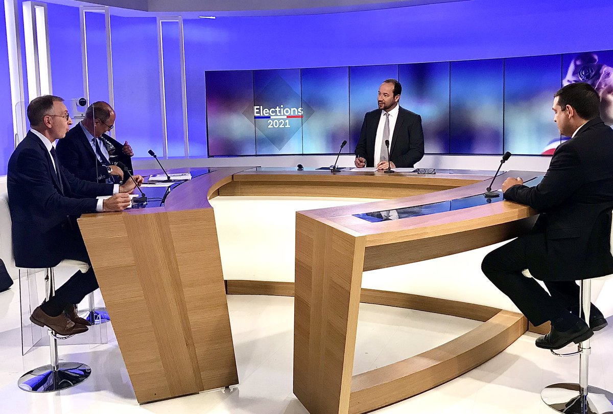 VeroniqueBorel's tweet photo. 1️⃣ soirée 2️⃣ débats 
Après l’Ardèche ce soir à 22.45 au tour des candidats du @Departement_AIN de défendre leur programme. Presenté par @Paul_Satis en présence de @CGreffet @mxchaussat et Jean Deguerry à voir sur @F3Rhone_Alpes à 23.45

Les enjeux 👉https://t.co/5WLXANrqbY https://t.co/hLuiM7V12n