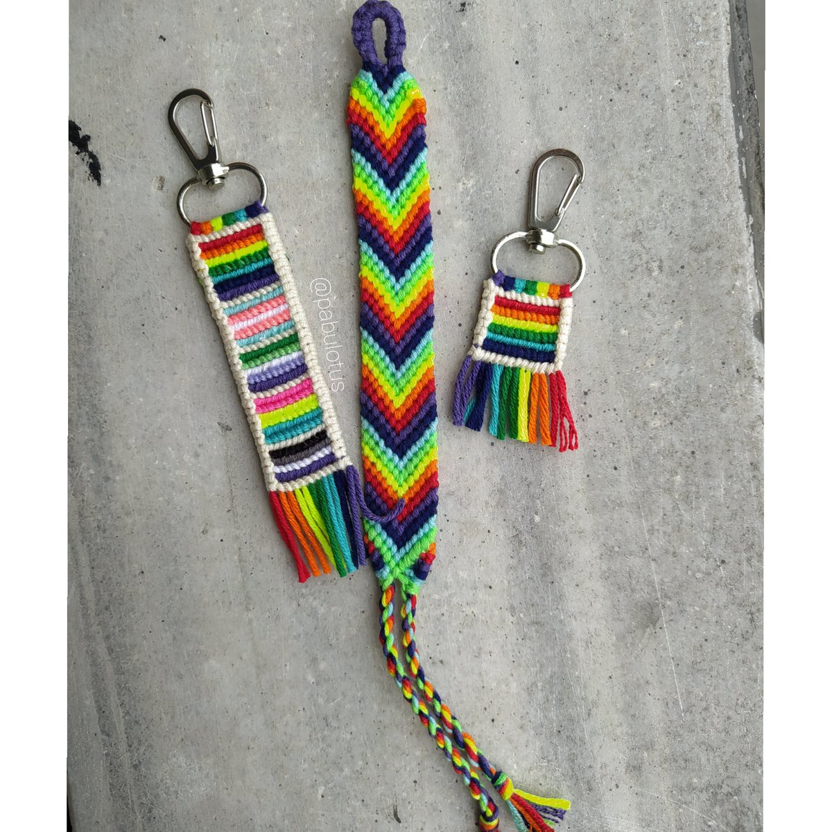 Ben bir şey yaptım 👉🏻👈🏻 Shopier dükkanımda onur ayına özel fiyatlarıyla bulabilirsiniz #pridemonth #onurayı #bileklik #anahtarlık #pride