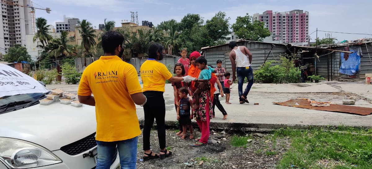 TeamRFIndia's tweet photo. On #WorldFoodSafetyDay, Palghar Team of Rajani Foundation India flagged off #EkNiwaalaAur initiative under RFIndia's "We Donate Campaign". 
Team RFIndia will be providing nutrient rich mid day meals to around 50 needy families especially children in Palghar District. https://t.co/Q7BSQUwsVA