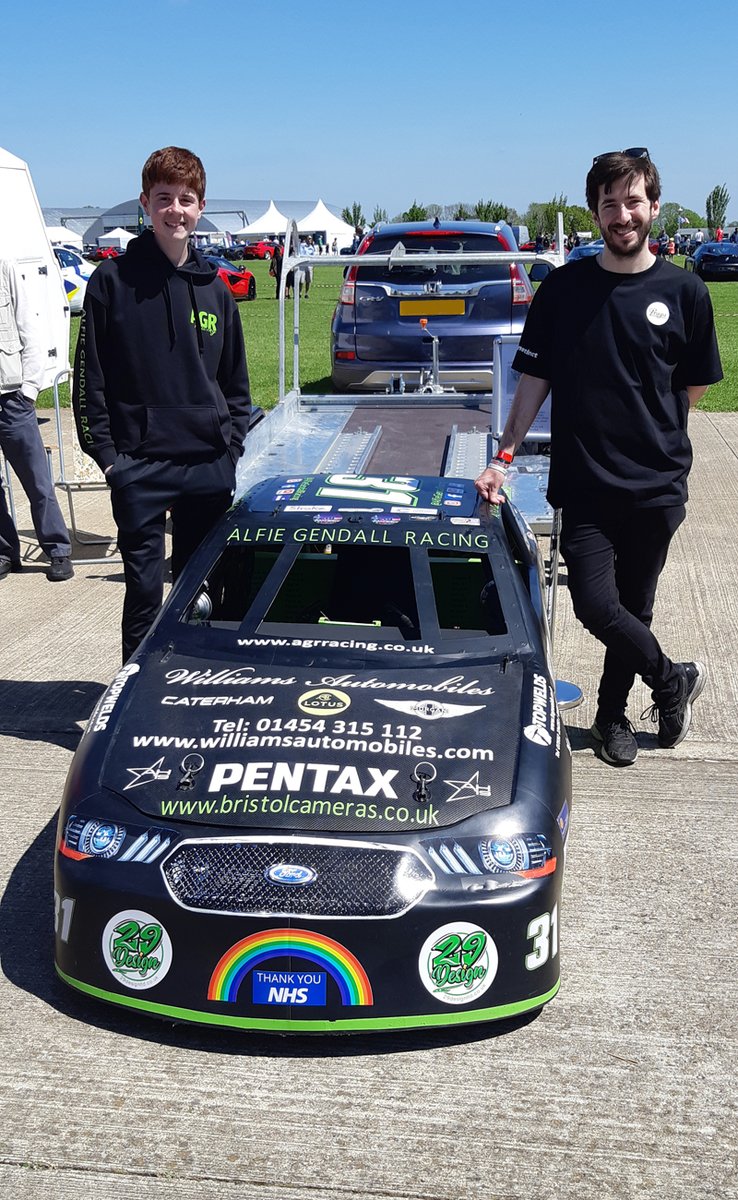 Massive thanks to <a href="/JimmyBroadbent/">Jimmy Broadbent</a> who signed my sim racing wheel, showed me around his amazing PRAGA Cars R1 and then came over to have a look at my Junior American Cup Car too. Really nice to meet you.

#minicups #kidsintomotorsport #junioramericancupcarracing #ovalracing