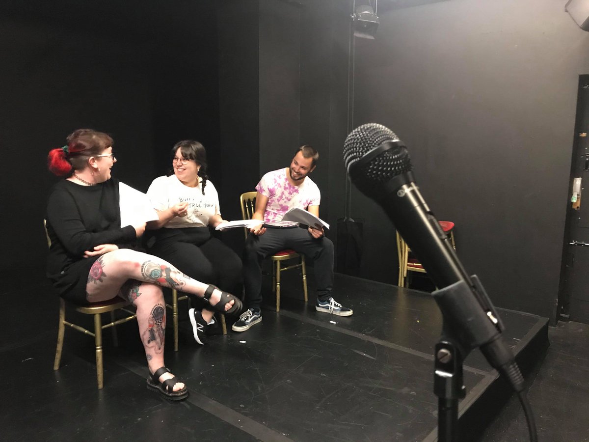 CB4Theatre's tweet photo. The sun is SHINING, which means that we're obviously staying inside a totally black rehearsal room getting #BackToBerlin ready for our summer tour 🥵
Have you got your tickets yet?
🎫@vfringe 23-25 Jul: https://t.co/6QsDKbIPyq
🎫 @AlmaBristol 13 & 14 Aug: https://t.co/mpHnfZcKI1 https://t.co/CFtueqDuaO