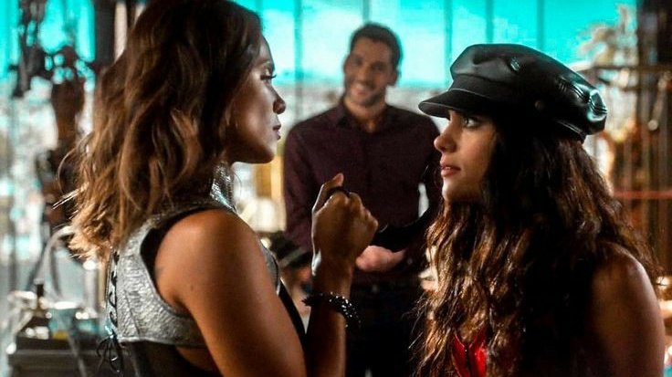 ┏┓ 
┃┃╱╲ in
┃╱╱╲╲ this
╱╱╭╮╲╲house
▔▏┗┛▕▔ we
╱▔▔▔▔▔▔▔▔▔▔╲ 
        stan mazeve  
╱╱┏┳┓╭╮┏┳┓ ╲╲ 
▔▏┗┻┛┃┃┗┻┛▕▔