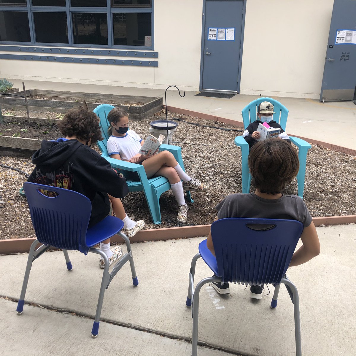 _K8Fisher's tweet photo. Afternoon novel groups this week. We’re racing against the clock to finish some awesome books before summer. @SRTMSEagles https://t.co/CcbCnVDpkw