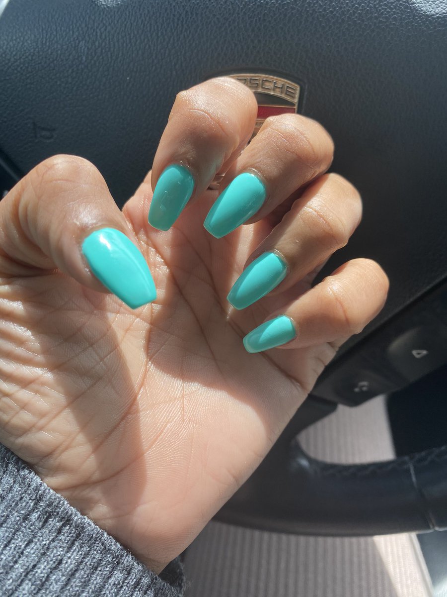 BratMindy's tweet photo. elvudu slave paid mani/pedi..
just in time too because My custom foot fetish clip wants sexy red toenails #GotIt #GoldenToes #LongToes #FootFetish https://t.co/GnJBxvXB43