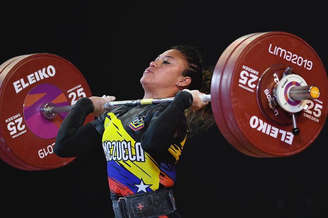 Felicito a nuestros atletas de levantamiento de pesas, Julio Mayora y Yusleidy Figueroa, por su grandiosa clasificación a los Juegos Olímpicos #Tokyo2020. ¡Nos sentimos orgullosos de ustedes! Sigan llevando el nombre de Venezuela a lo más alto. ¡Dios los Bendiga Muchachos!