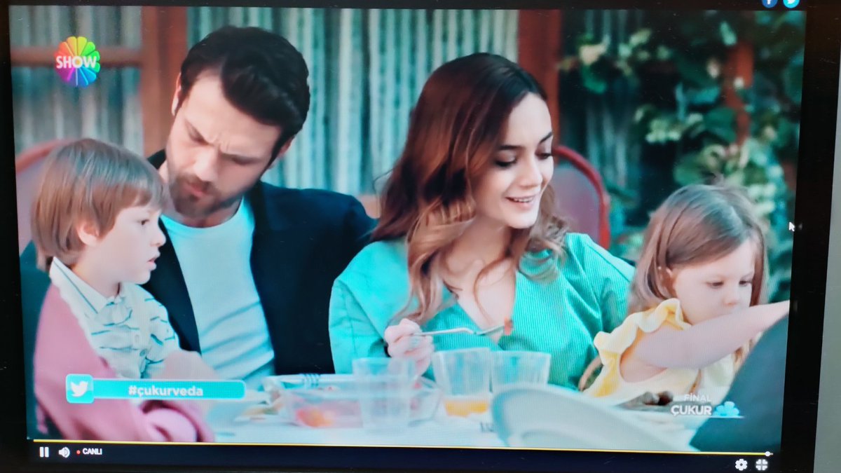 Mustafacelikk03's tweet photo. Mutlu son... #sondans #cukurveda https://t.co/4dFkX2of6Z