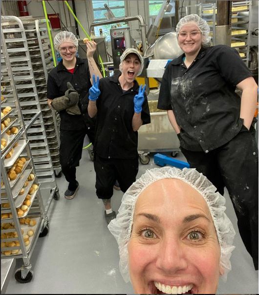 Mask-less baking never felt soooooo good! 
Cheers💞from Team Bisousweet.  
#Bisousweet