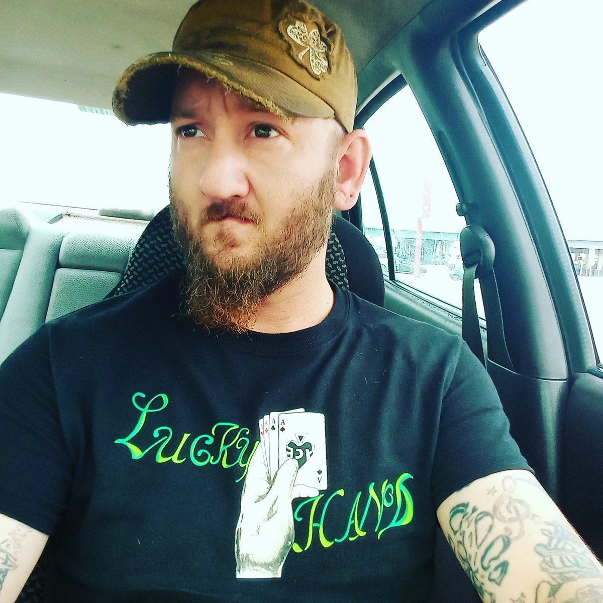 VikingIrishGod's tweet photo. #artistoninstagram #artistonfacebook🎨 #artistontwitter #artistontiktok and #CEO of #luckybydesign®™ the #brand and the #logo #luckyhandlogo 
Sporting my love

#dmformoreinfo #dmfororders📥
$25 a shirt 
(S M L)( XL and up is $15.00 more it is a special order)
#GetYourArtOn https://t.co/4tA1bFst21