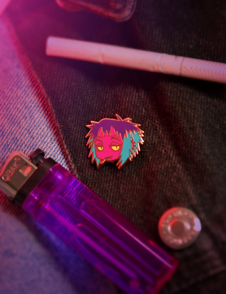 Monielponi's tweet photo. ✨DEMON PILLSY HARD ENAMEL PIN✨

YES💖 these are the pictures from the photoshoot we did with @Tora_dessu  ! take a look at the details of my beautiful first pin 🥺
If you want to grab your LIMITED EDITION, here it is https://t.co/txxKqGAvw2 💖
SHARES ARE VERY MUCH APPRECIATED🥺 https://t.co/ANHyWdr9B1