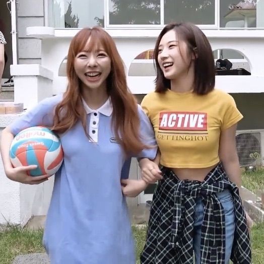 loona tiny pics 🏛️ rt in fixed pls (@loonatiiny) on Twitter photo 