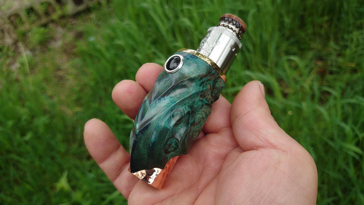 CebrjowHwScHCkj's tweet image. 皆さん、おはよっチェ😆👍今日も宜しくご安全に🙇💦#LKC #Nero V3 Final form mod + #deadrabbitrda + #Gatub クレイドリチ😋💦 #VAPE #vape好きな人と繋がりたい #VAPE好きと繋がりたい #VAPE初心者 #LovePinoyVapingGear #LowkeyCustoms #iamlowkeycustoms #hellvape #GatubCrafts #Stabwood