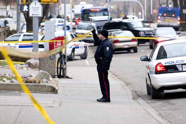 Canada: quatre membres d'une famille musulmane tués dans une attaque "préméditée" au camion-bélier bfmtv.com/international/…