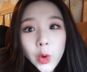 loona tiny pics 🏛️ rt in fixed pls (@loonatiiny) on Twitter photo 