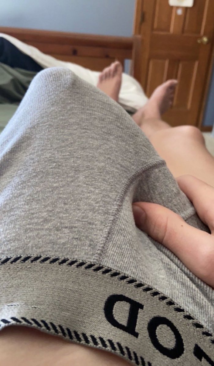milkboy2003's tweet photo. boxers or briefs? #bulge #underwear #hungteen #bigdickgang https://t.co/6pmWOPvtE3