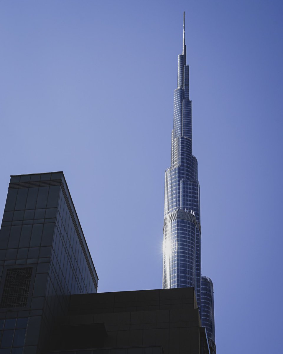 ClicKingMann's tweet photo. Experimenting with edits. What colouring do you prefer? Light Blue or Vintage edited with @Lightroom  

Picture of the top of @BurjKhalifa in @MyDowntownDubai

#Dubai #photography #lightroom https://t.co/HZBMZrQTg8