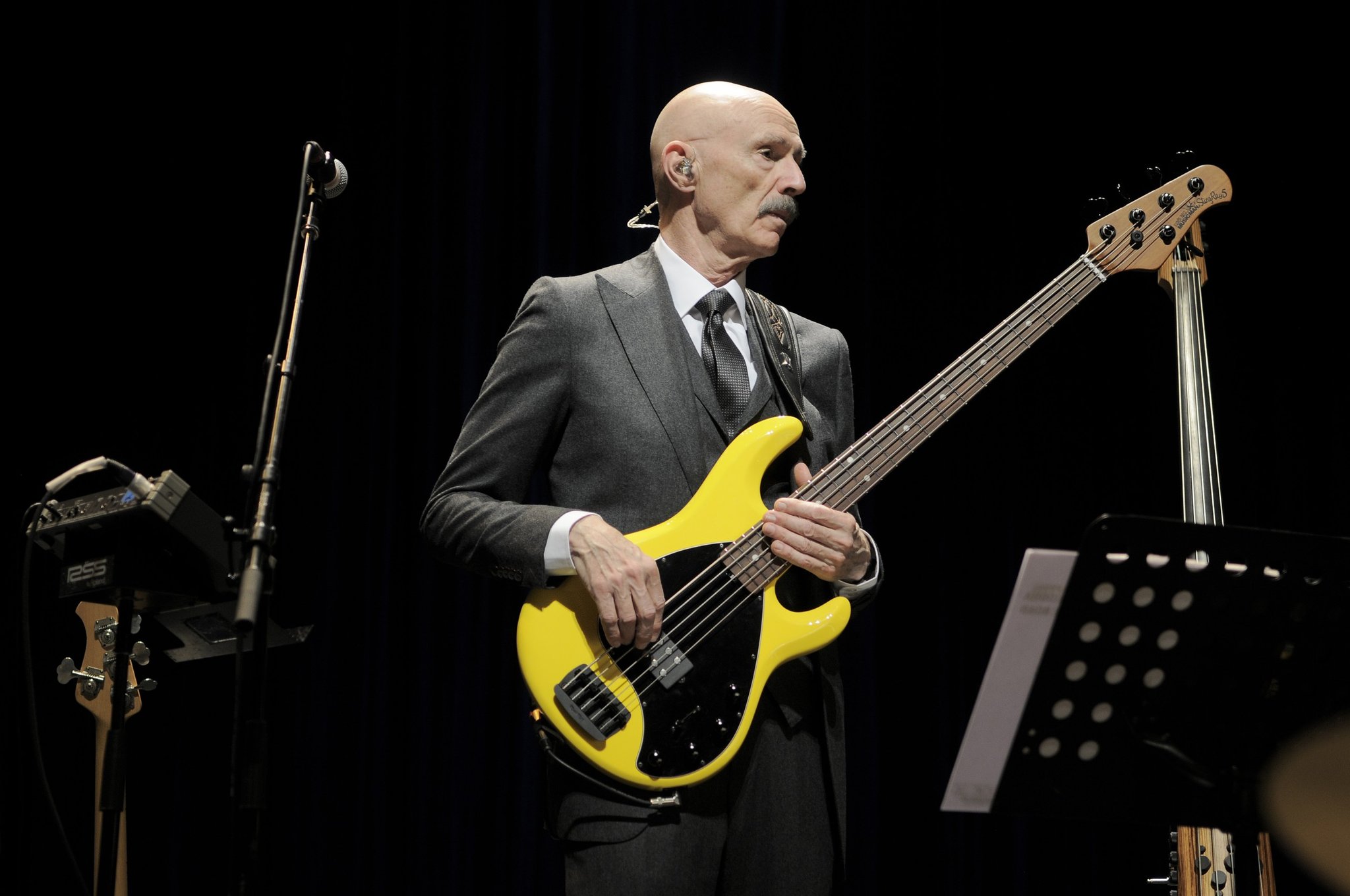 Belated happy birthday to Tony Levin, one of the greatest bass players around. He was 75 years young yesterday. 